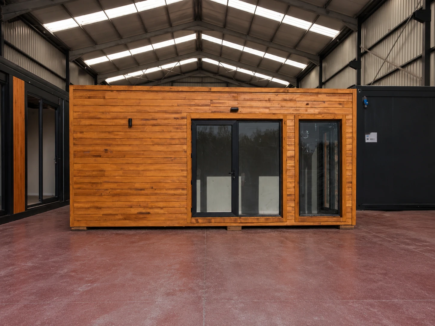 Office Nature Pro mit Massivholzfassade